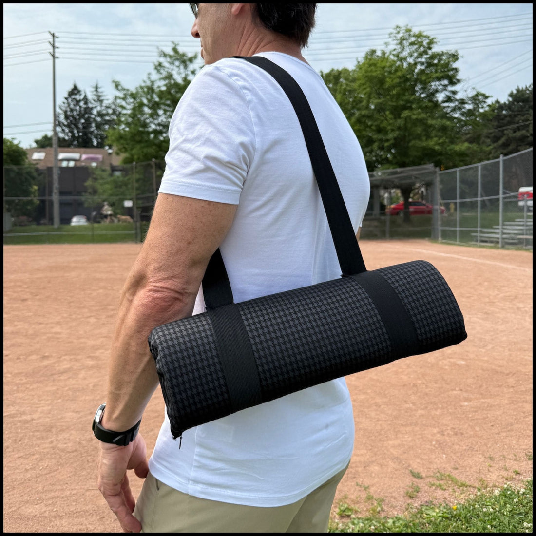 Houndstooth Kushee - Luxurious Portable Seat Cushion