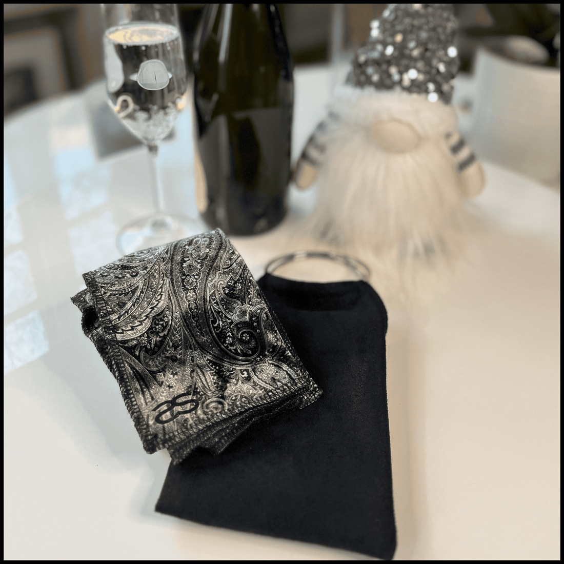 Paisley Seatsquare - Luxurious Portable Seat Cover & Carry Bag